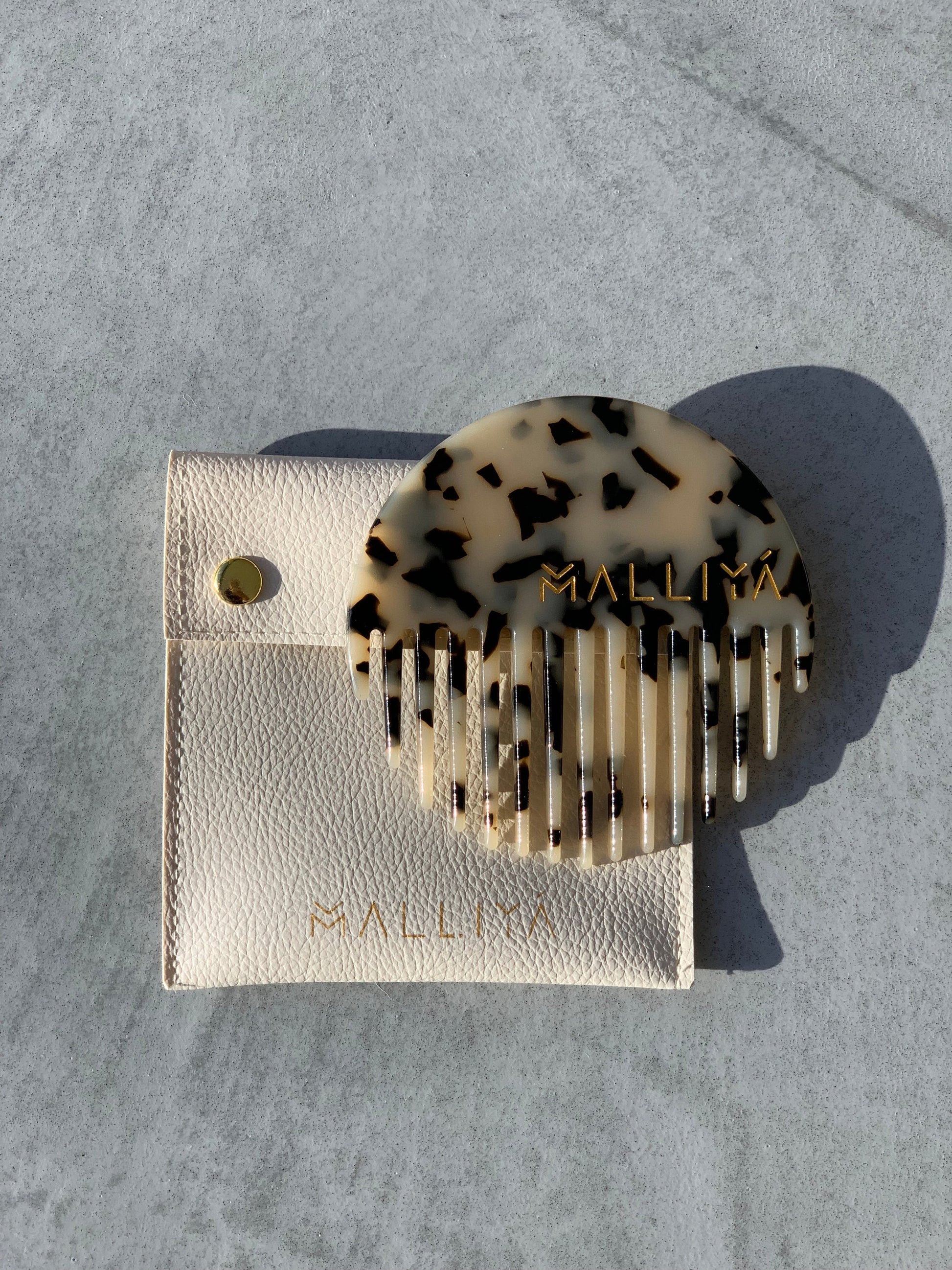 The O Comb & Malliya case - Blonde Tortoise - Malliya